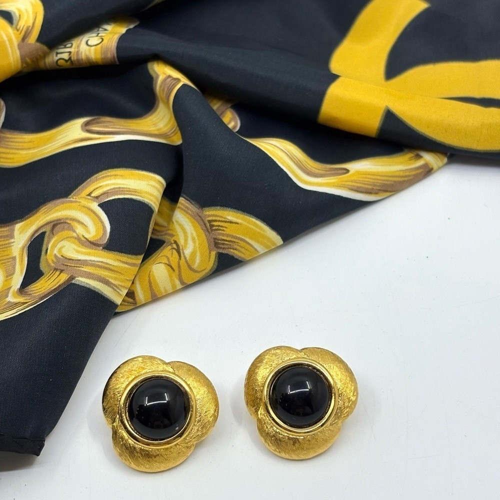 Vintage 90's Napier signed gold and back clip on earrings